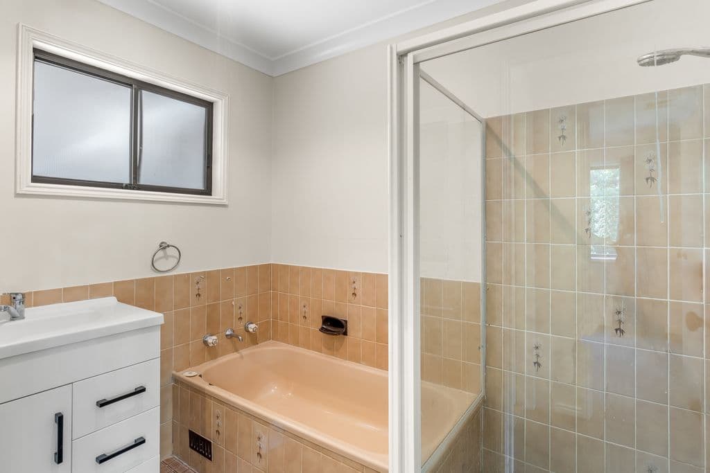 1 Marangani Avenue, North Gosford - Thumbnail 6