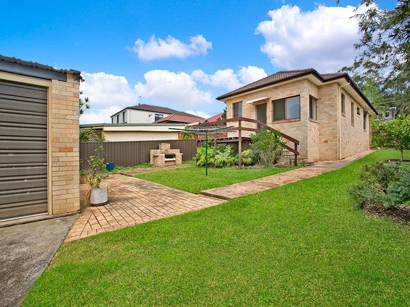 30 Eighth Avenue, JANNALI NSW 2226, Jannali - Thumbnail 2