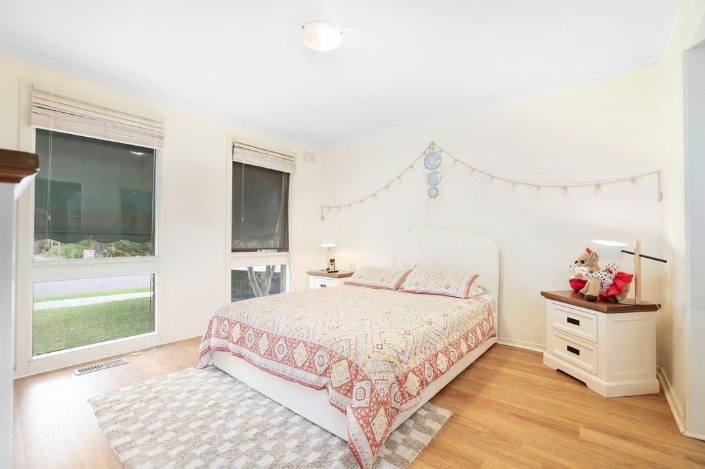 27 Strathmore Crescent, Hoppers Crossing VIC 3029, Hoppers Crossing - Thumbnail 2