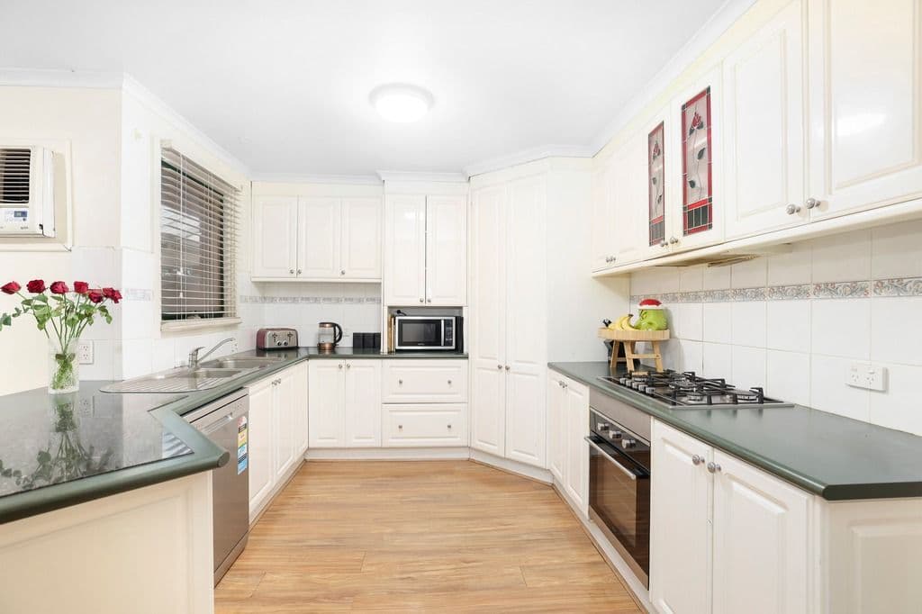 27 Strathmore Crescent, Hoppers Crossing VIC 3029, Hoppers Crossing - Thumbnail 6