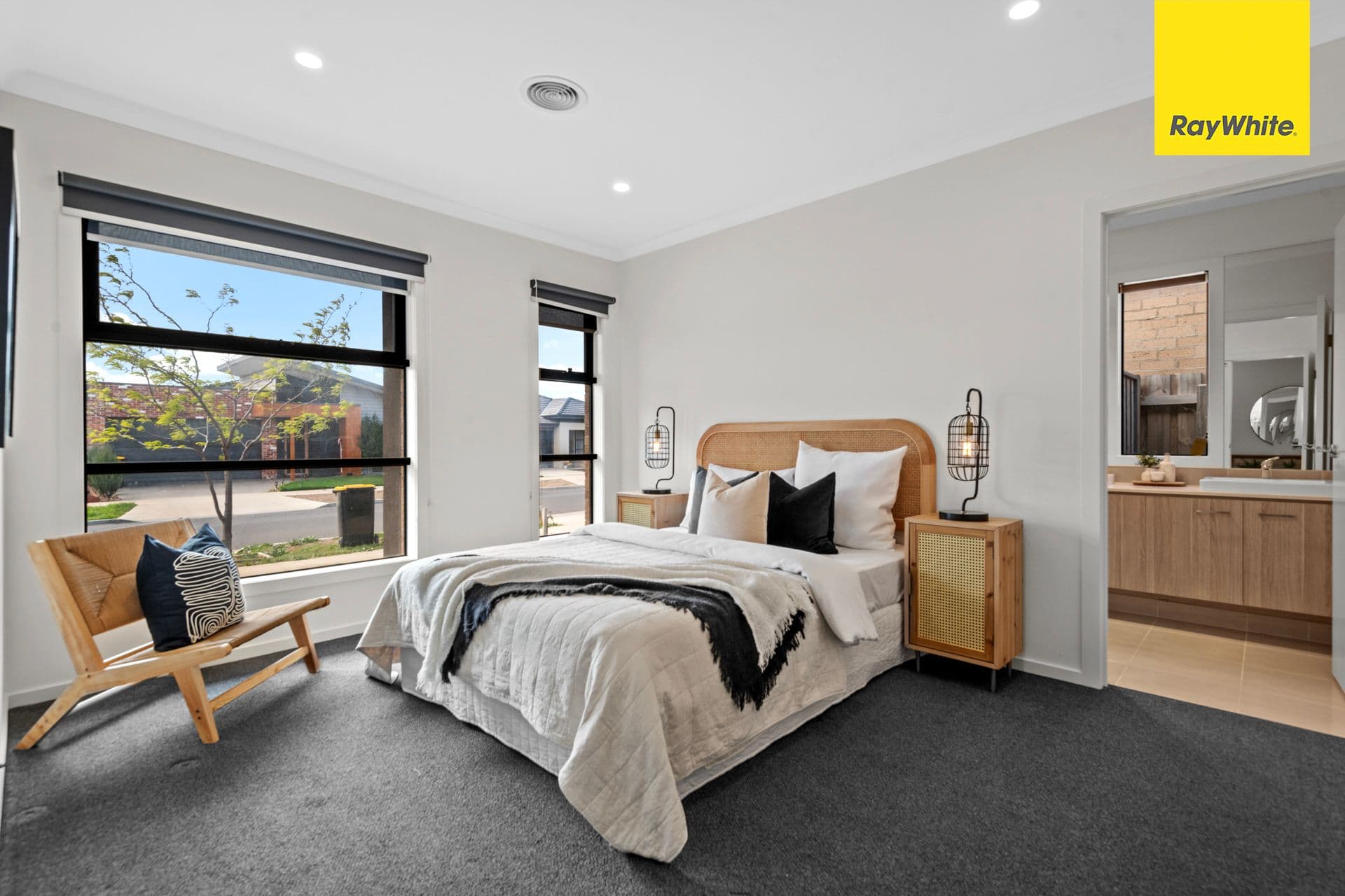8 Dhalla Street, THORNHILL PARK VIC 3335, Thornhill Park - Thumbnail 2