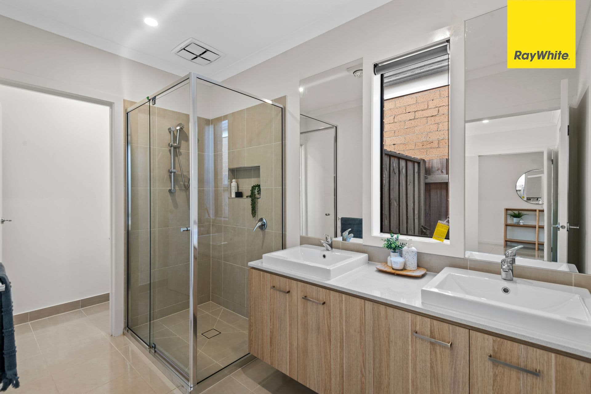 8 Dhalla Street, THORNHILL PARK VIC 3335, Thornhill Park - Thumbnail 3