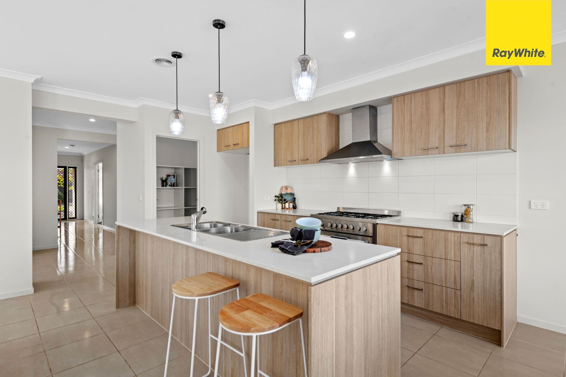 8 Dhalla Street, THORNHILL PARK VIC 3335, Thornhill Park - Thumbnail 7