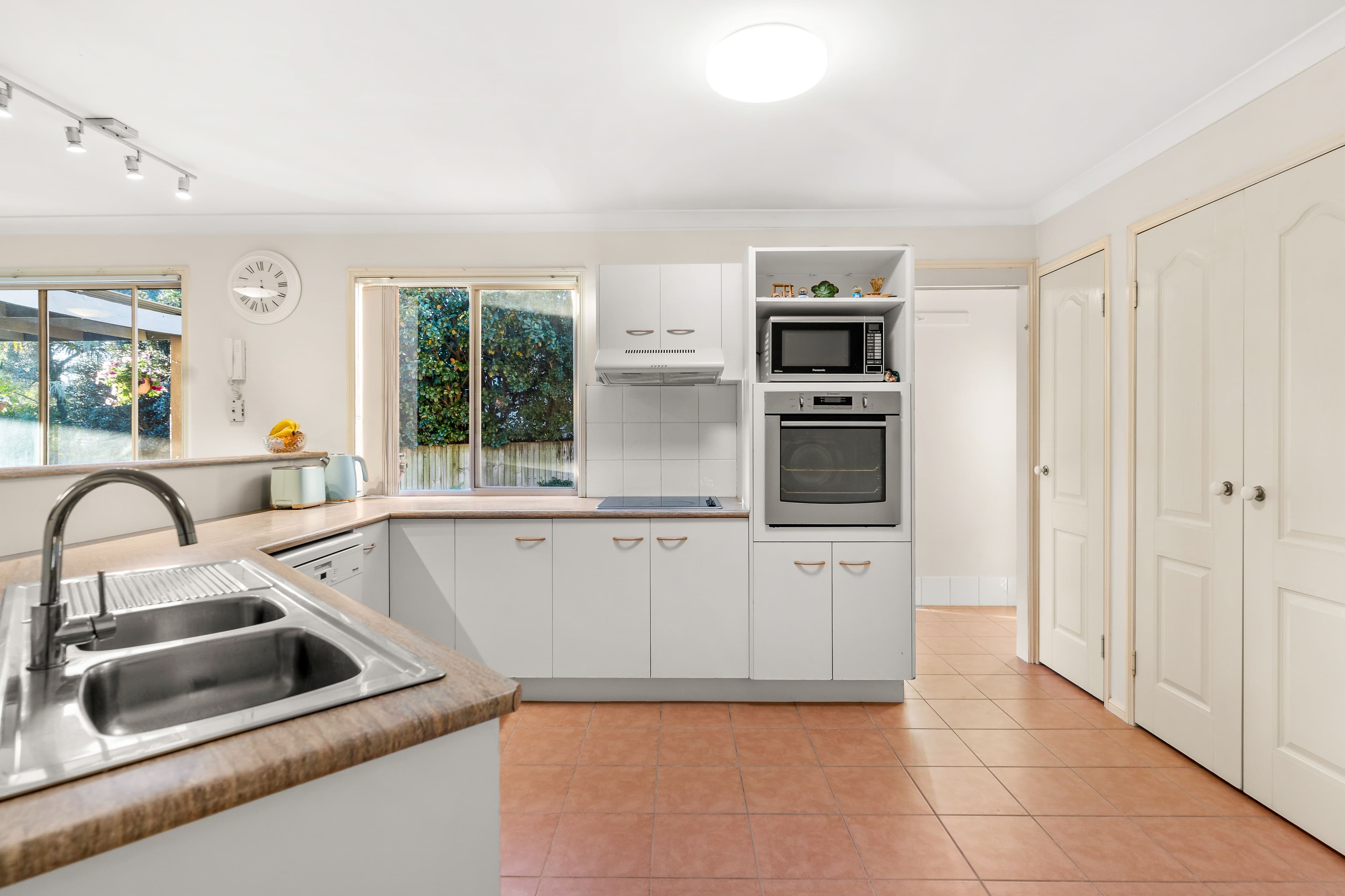 8 John Paul Drive, Daisy Hill QLD 4127, Daisy Hill - Thumbnail 4