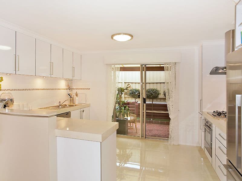 7 Sandon Circuit, FOREST HILL VIC 3131, Forest Hill - Thumbnail 2