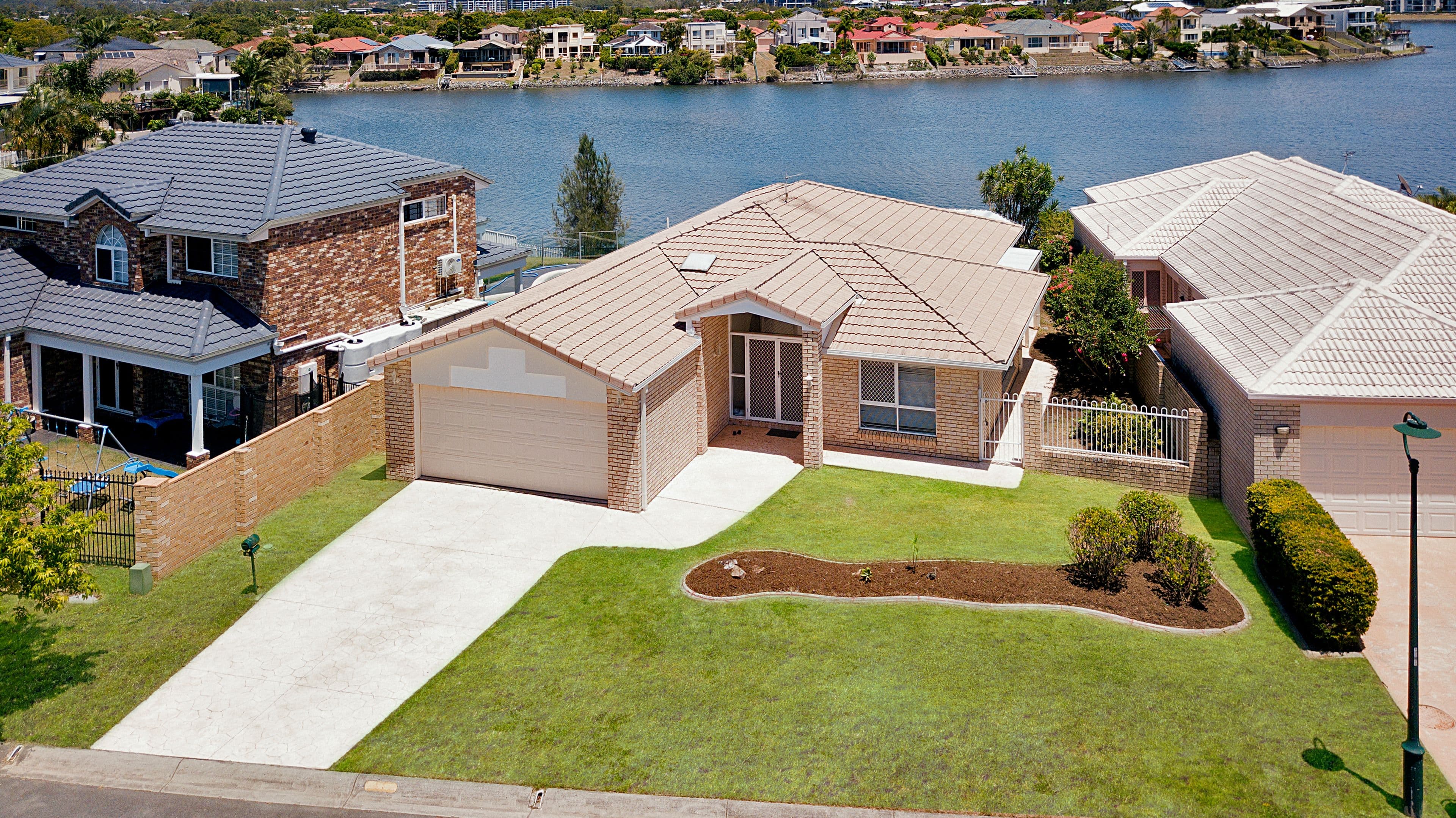 13 Notre Dame Court, Varsity Lakes QLD 4227, Varsity Lakes - Thumbnail 2