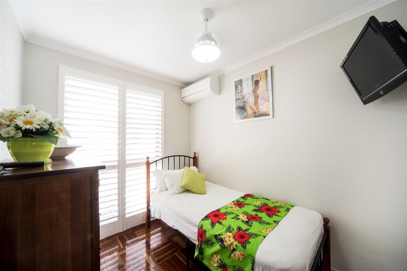 4 Salmon Street, Cannonvale QLD 4802, Cannonvale - Thumbnail 6