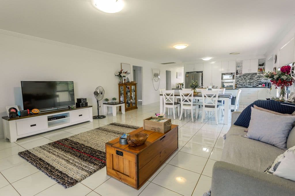 1 Sewell Street, Emerald QLD 4720, Emerald - Thumbnail 3
