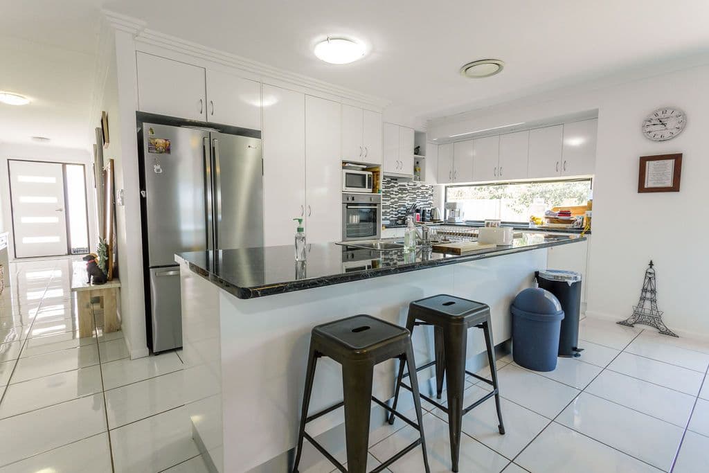 1 Sewell Street, Emerald QLD 4720, Emerald - Thumbnail 5