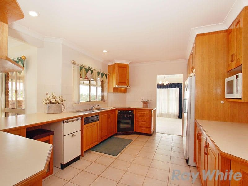 21 Saturn Crescent, BRIDGEMAN DOWNS QLD 4035, Bridgeman Downs - Thumbnail 2
