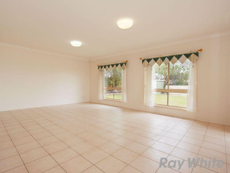 21 Saturn Crescent, BRIDGEMAN DOWNS QLD 4035, Bridgeman Downs - Thumbnail 4