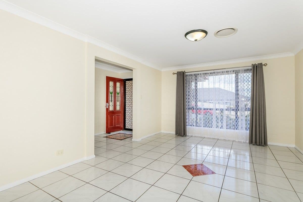 6 Hillview Street, Springfield QLD 4300, Springfield - Thumbnail 2