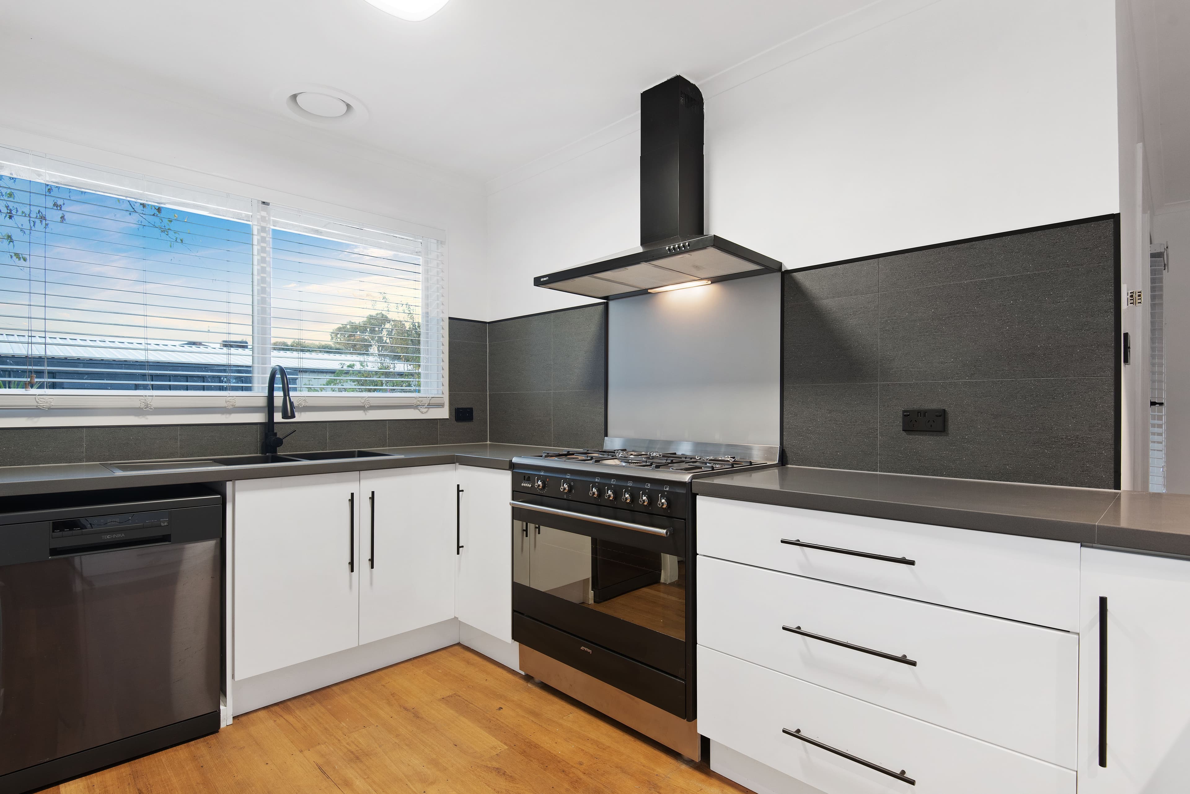 20 Acacia Crescent, Melton South VIC 3338, Melton South - Thumbnail 8