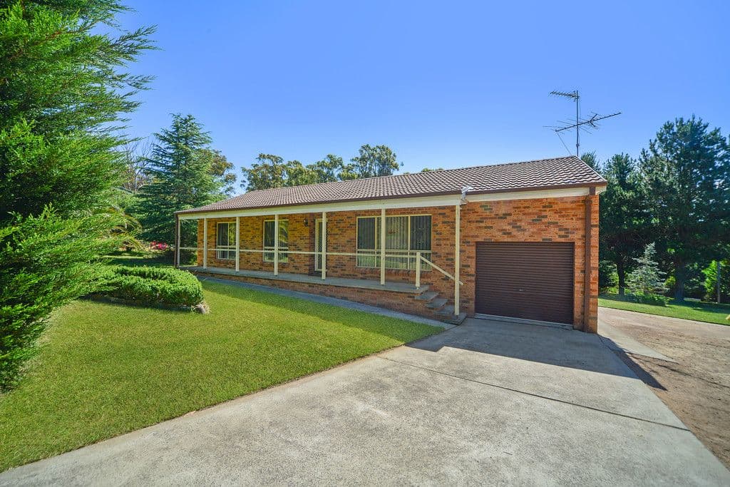 2 Callistemon Avenue, Hill Top - Image 1