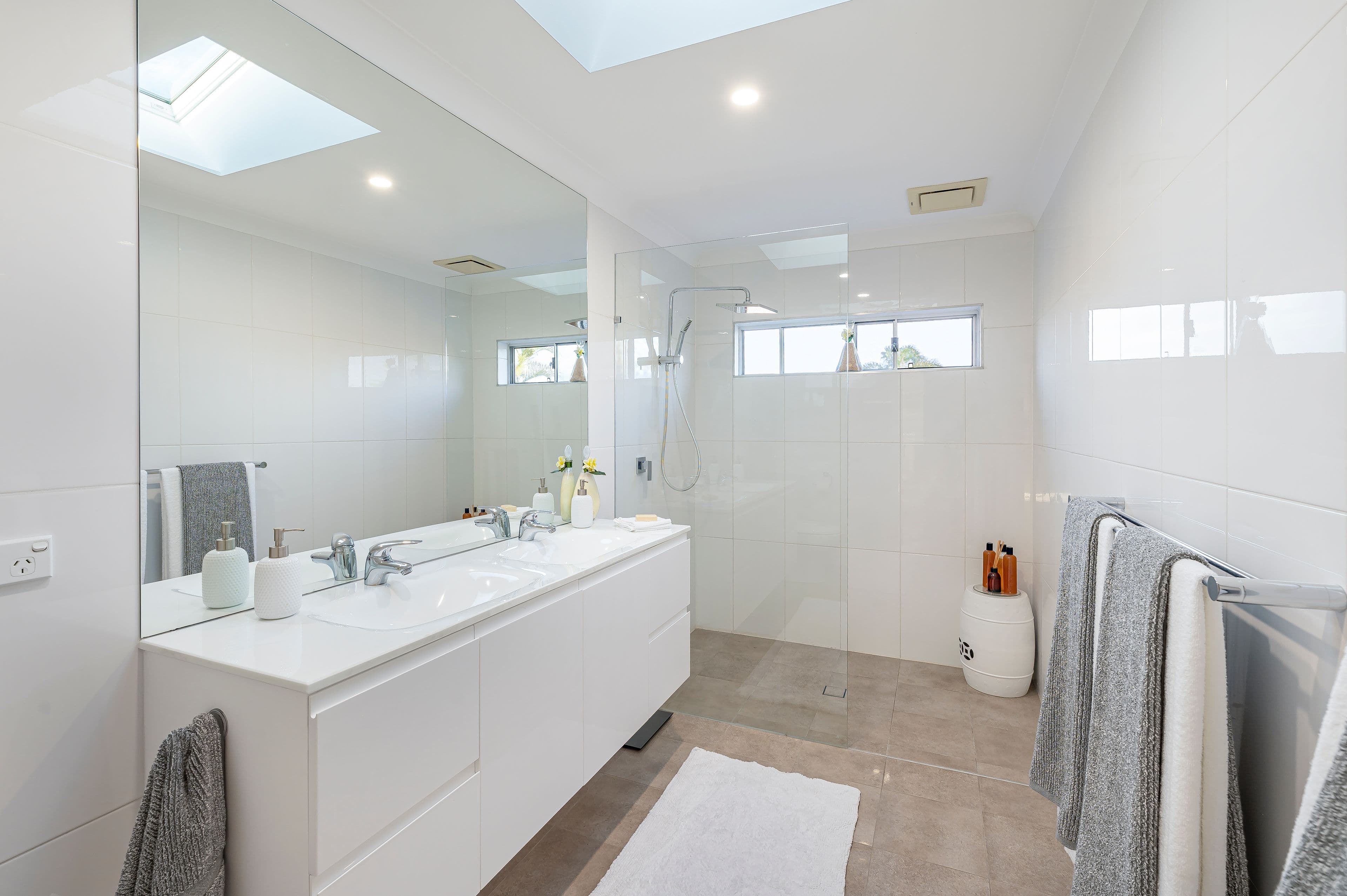 8 River Crescent, Broadbeach Waters QLD 4218, Broadbeach Waters - Thumbnail 6