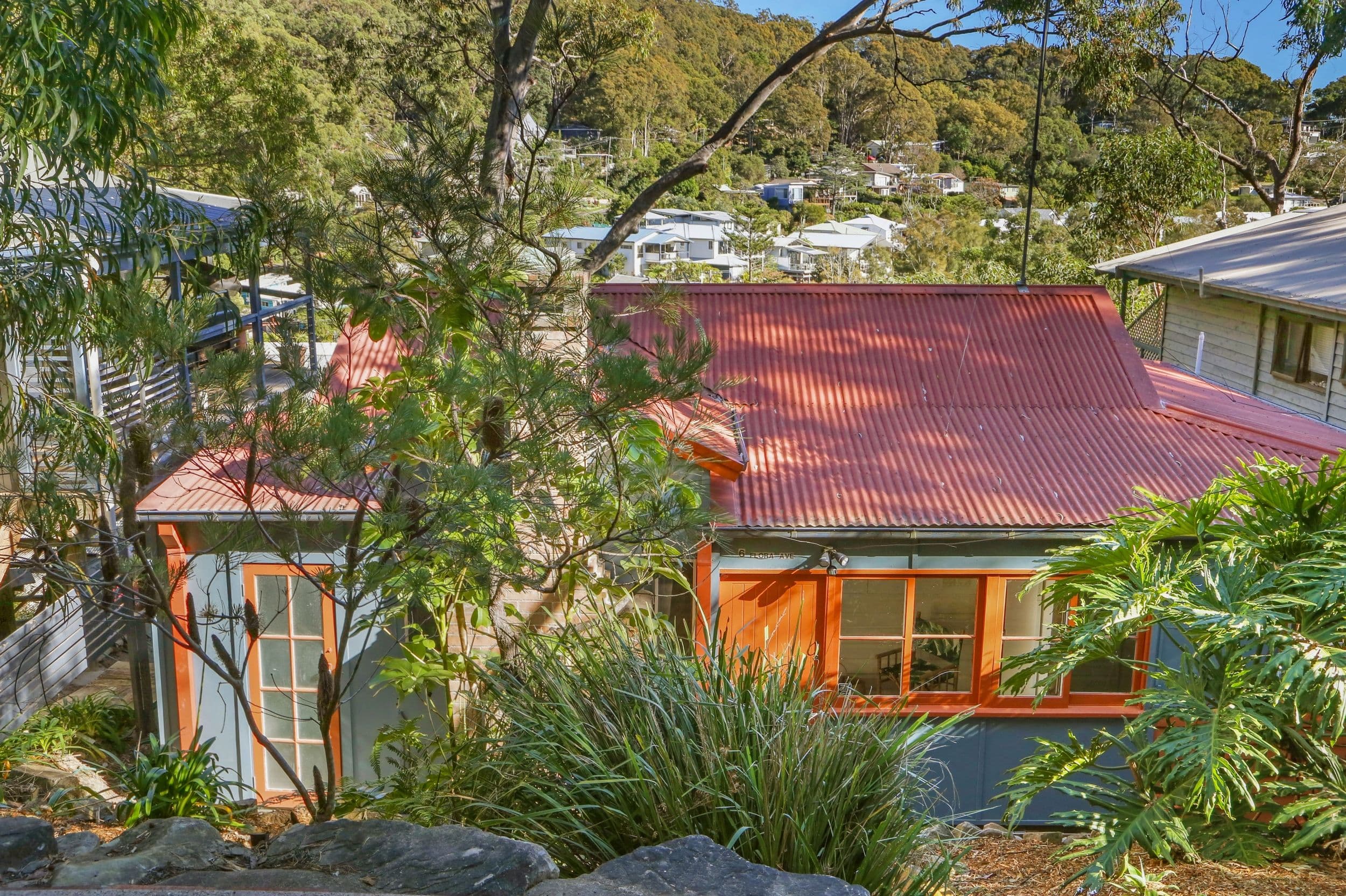 6 Flora Avenue, Hardys Bay - Thumbnail 3