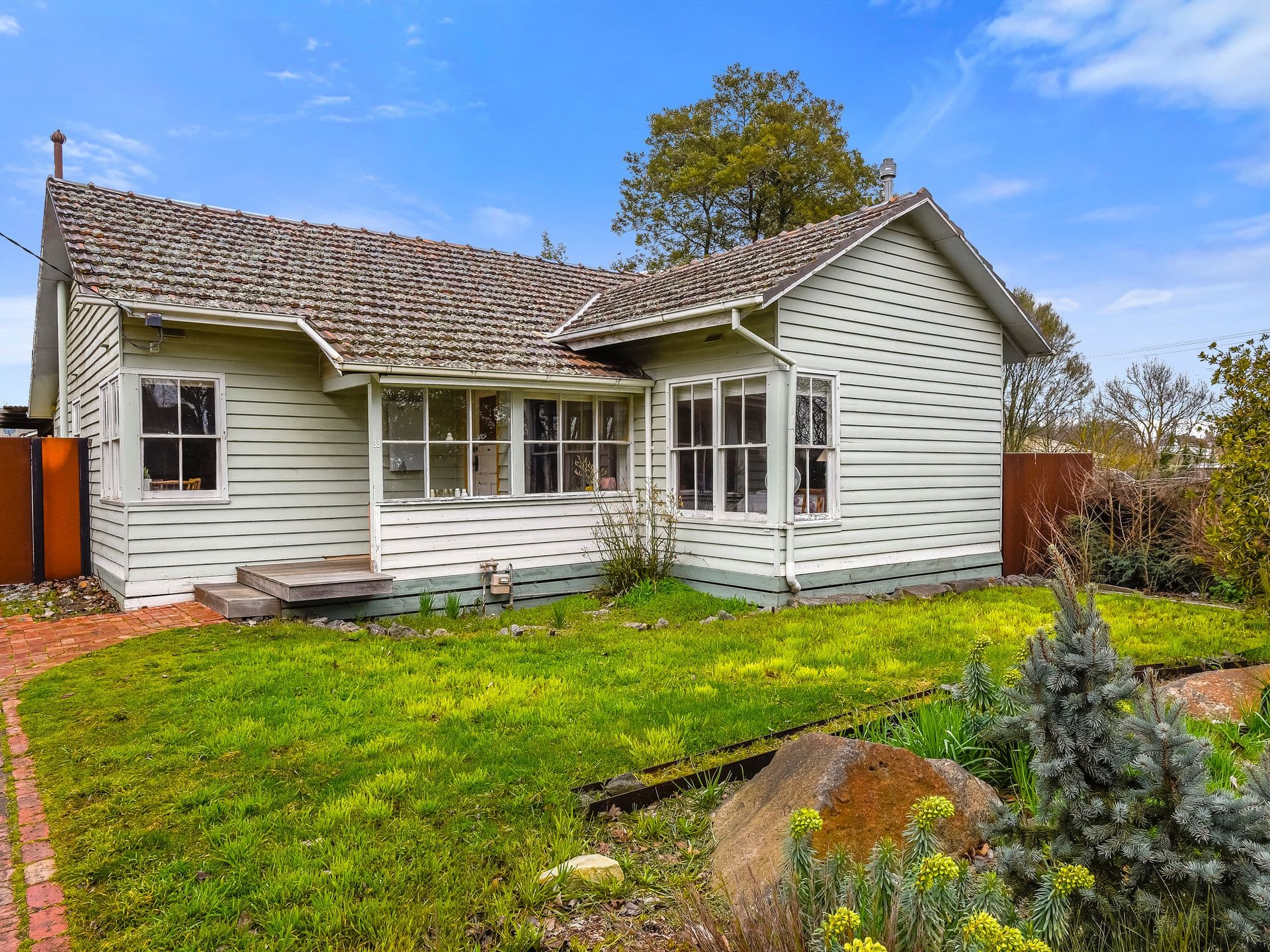 33 Beauchamp Street, Kyneton VIC 3444, Kyneton - Thumbnail 2