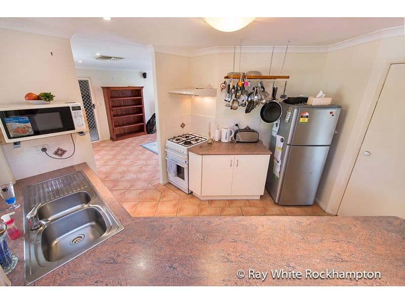28 Anna Street, NORMAN GARDENS QLD 4701, Norman Gardens - Thumbnail 2
