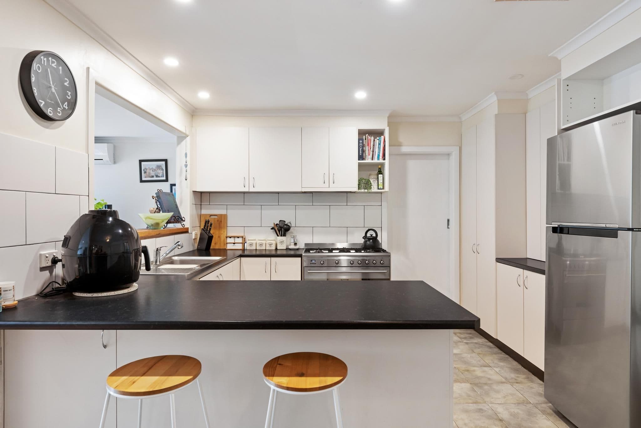 4 Geoffrey Drive, Kilsyth VIC 3137, Kilsyth - Thumbnail 3