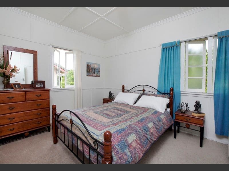 16 Warril Street, WAVELL HEIGHTS QLD 4012, Wavell Heights - Thumbnail 5