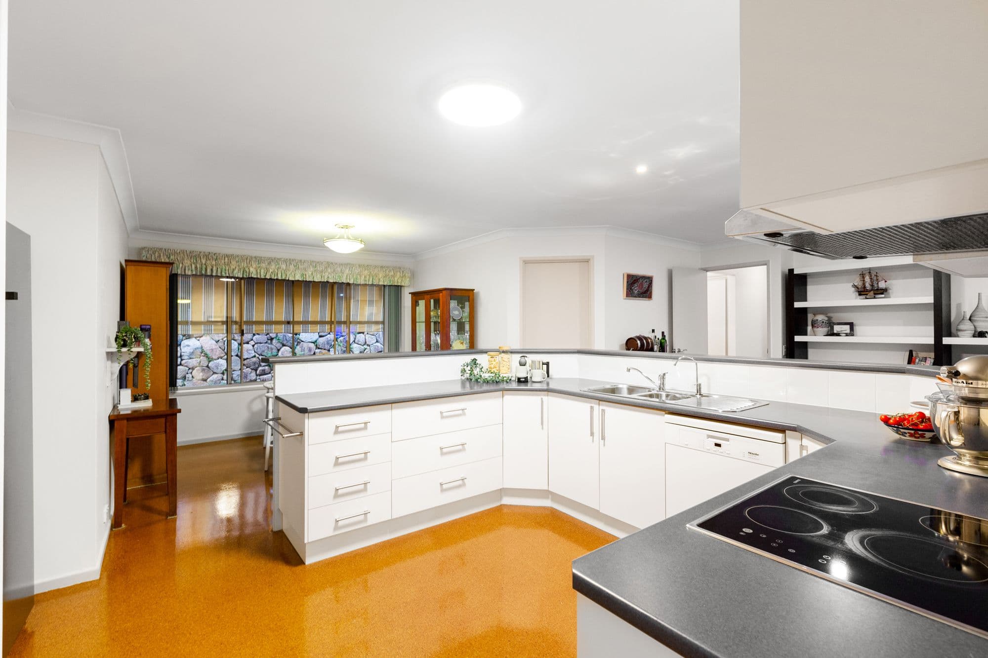 28 Leonarda Drive, Ferny Hills QLD 4055, Ferny Hills - Thumbnail 5