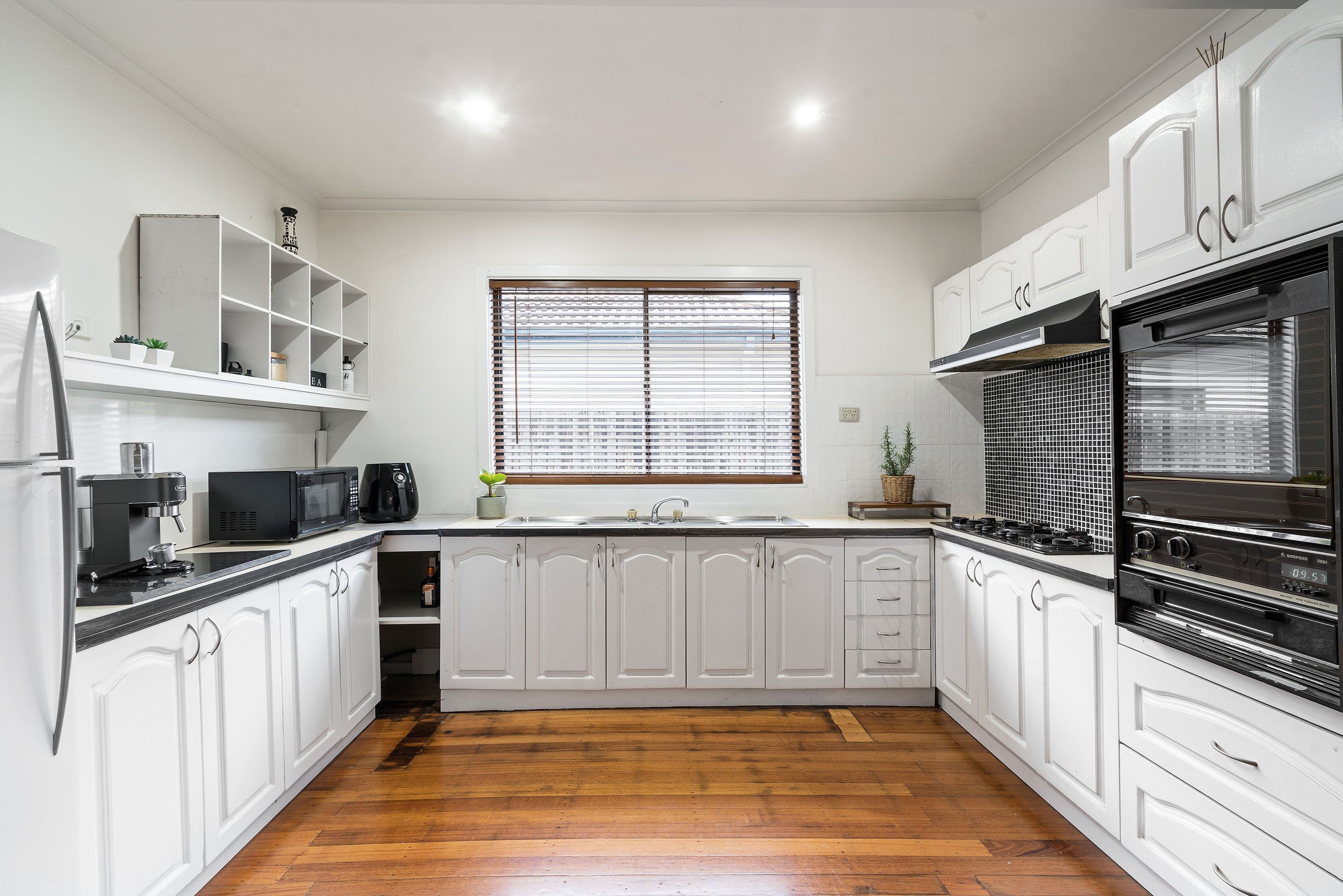 16 Cyclamen Avenue, Altona North VIC 3025, Altona North - Thumbnail 3