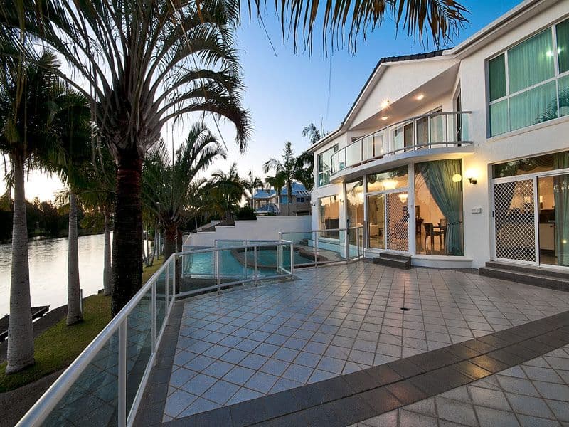 2 St Martin Place, CLEAR ISLAND WATERS QLD 4226, Clear Island Waters - Thumbnail 4