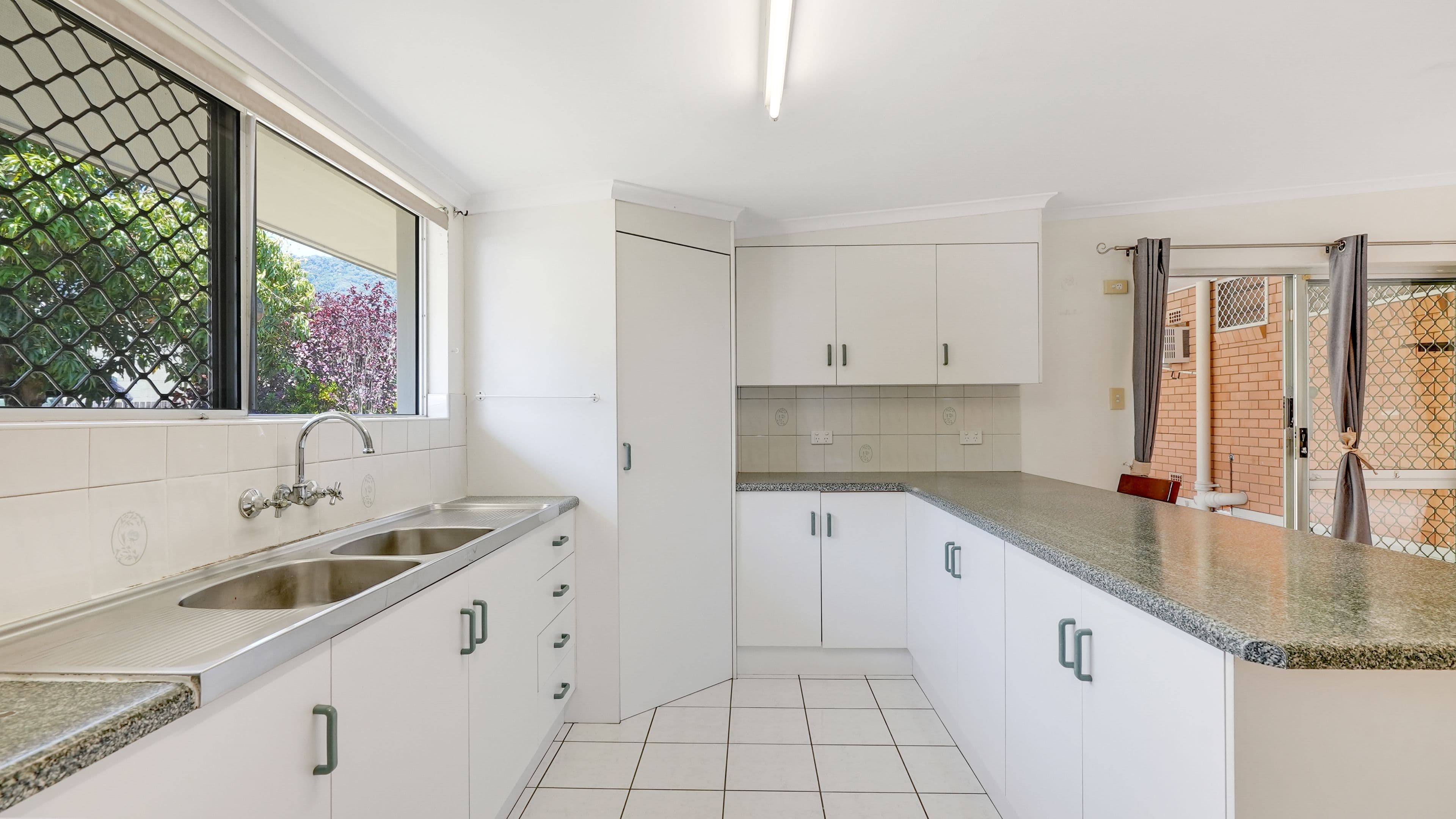 143 Toogood Road, Bayview Heights QLD 4868, Bayview Heights - Thumbnail 4