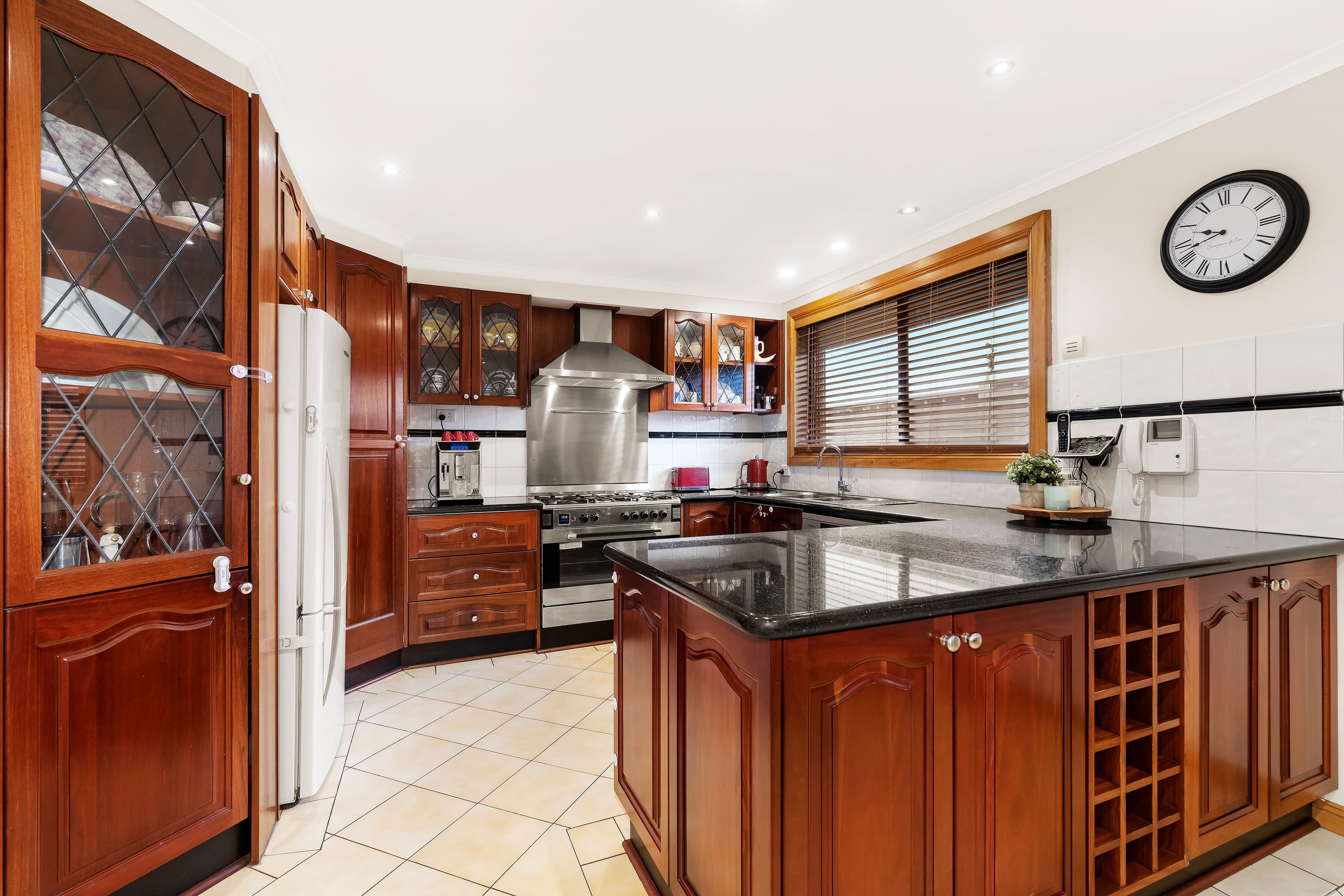 35 Grenda Drive, Mill Park VIC 3082, Mill Park - Thumbnail 2
