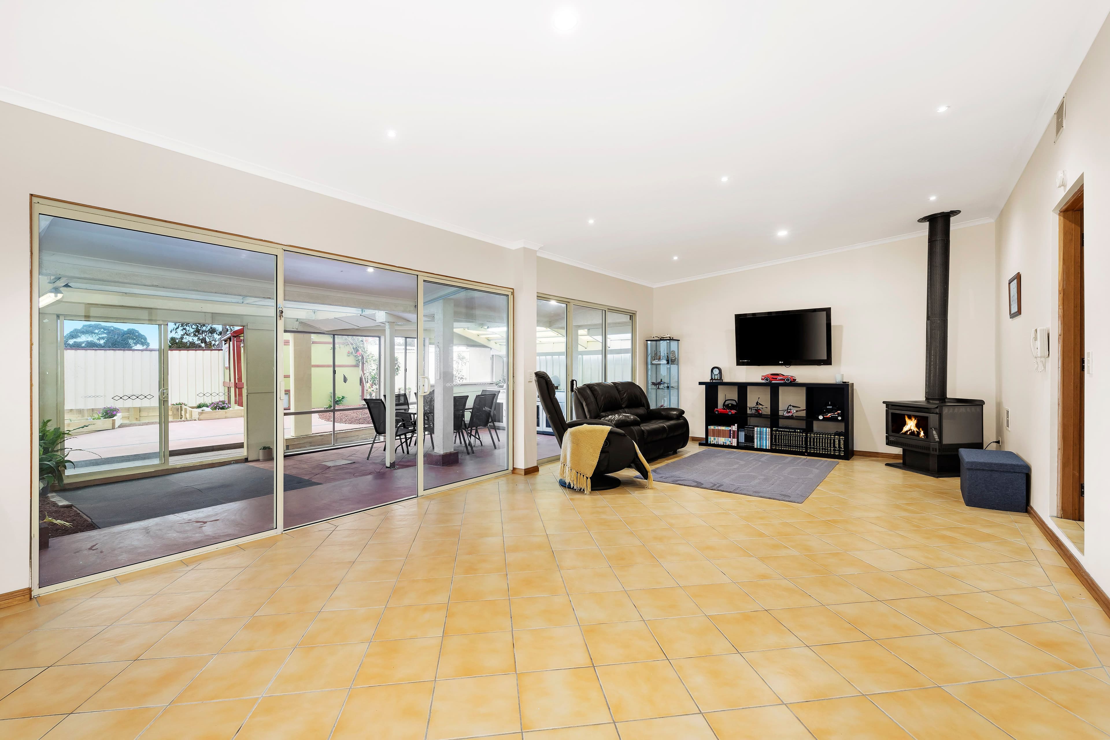 35 Grenda Drive, Mill Park VIC 3082, Mill Park - Thumbnail 5