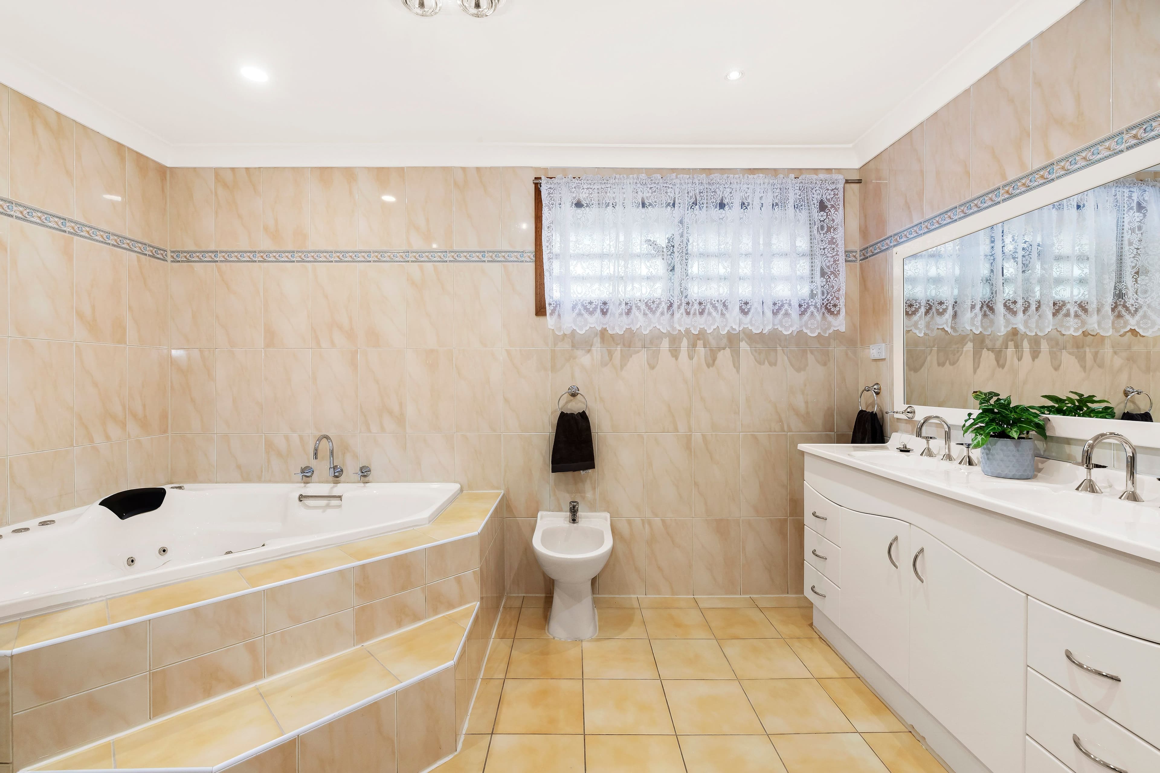 35 Grenda Drive, Mill Park VIC 3082, Mill Park - Thumbnail 7