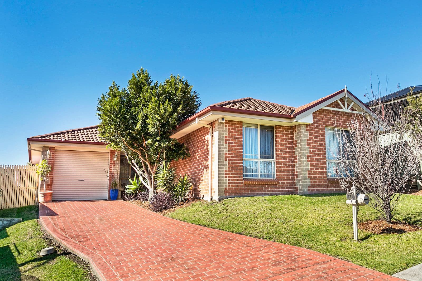 27 Mortlock Drive, Albion Park - Image 1