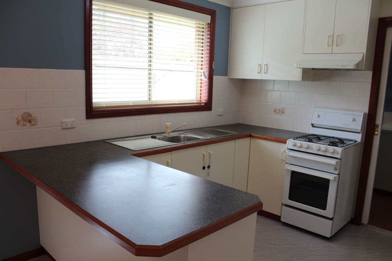 16 Keatinge Court, Lavington NSW 2641, Lavington - Thumbnail 2