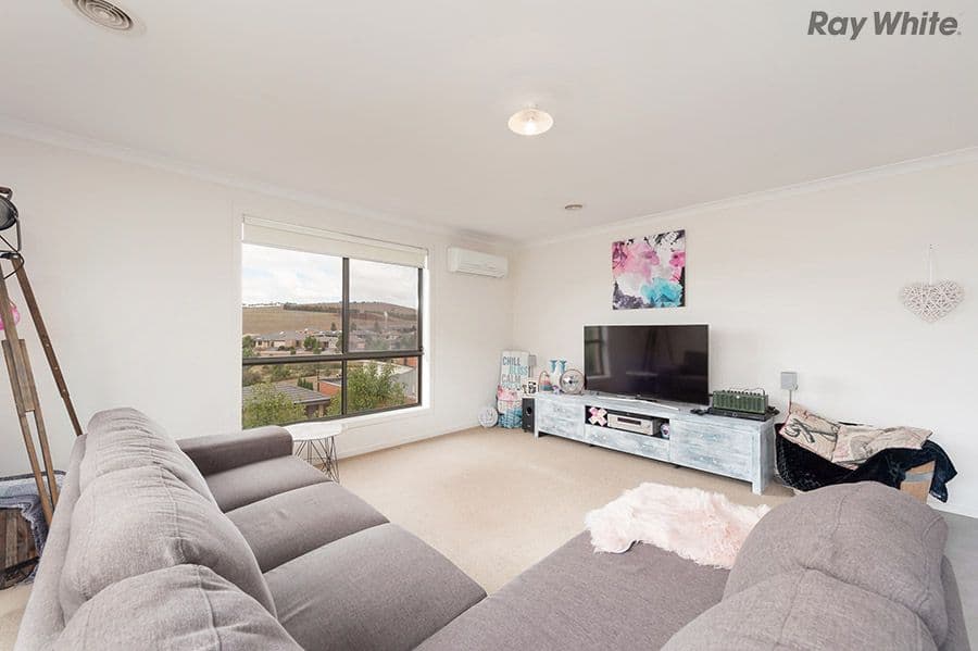 14 Waugh Street, Sunbury VIC 3429, Sunbury - Thumbnail 4