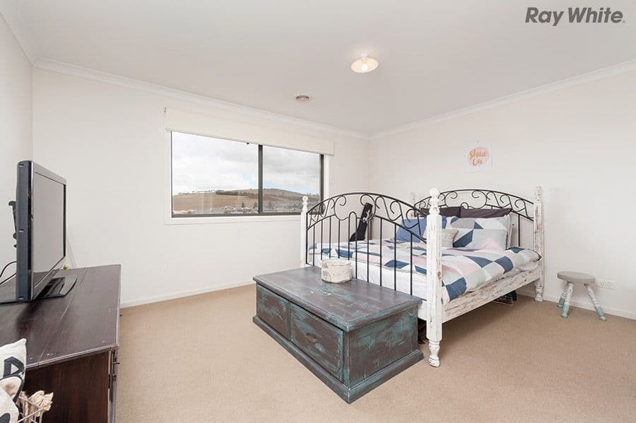 14 Waugh Street, Sunbury VIC 3429, Sunbury - Thumbnail 6