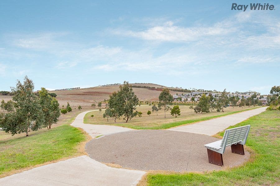 14 Waugh Street, Sunbury VIC 3429, Sunbury - Thumbnail 8