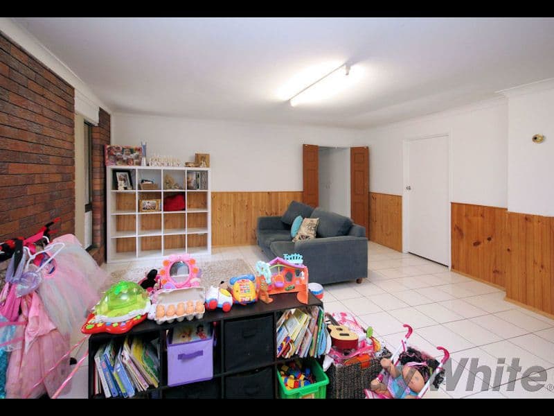 11 Hinton Street, Goodna QLD 4300, Goodna - Thumbnail 2