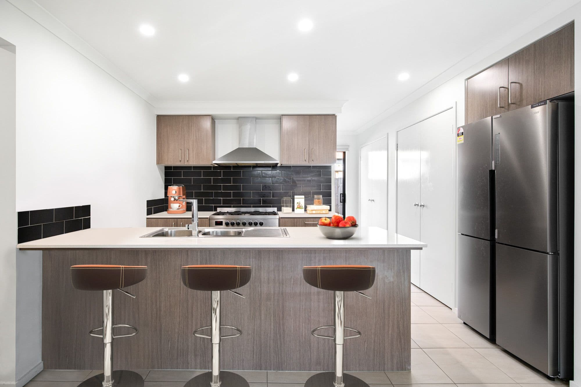 19 Tiverton Terrace, Werribee VIC 3030, Werribee - Thumbnail 2