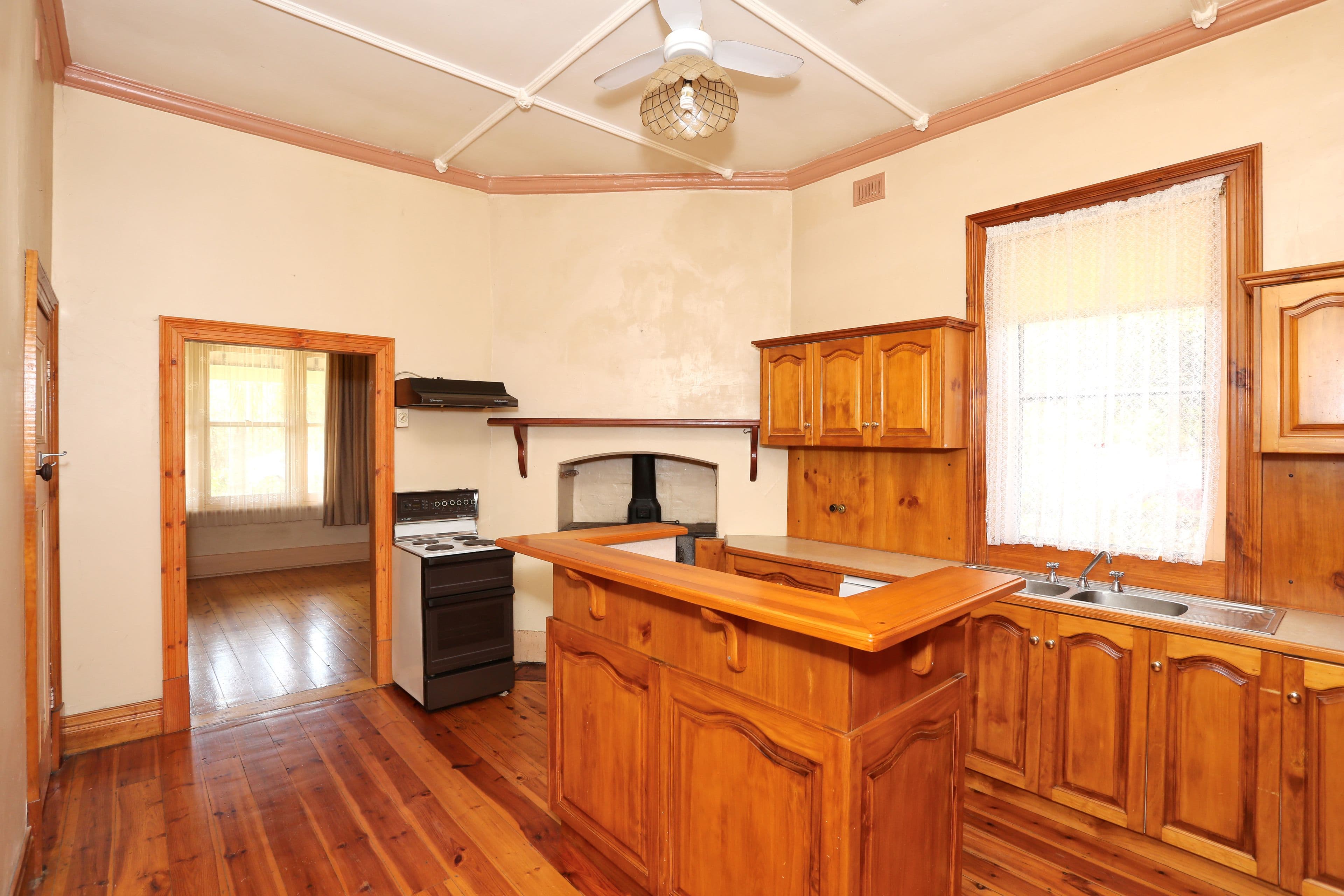 32 Jonathon Street, Clare SA 5453, Clare - Thumbnail 3