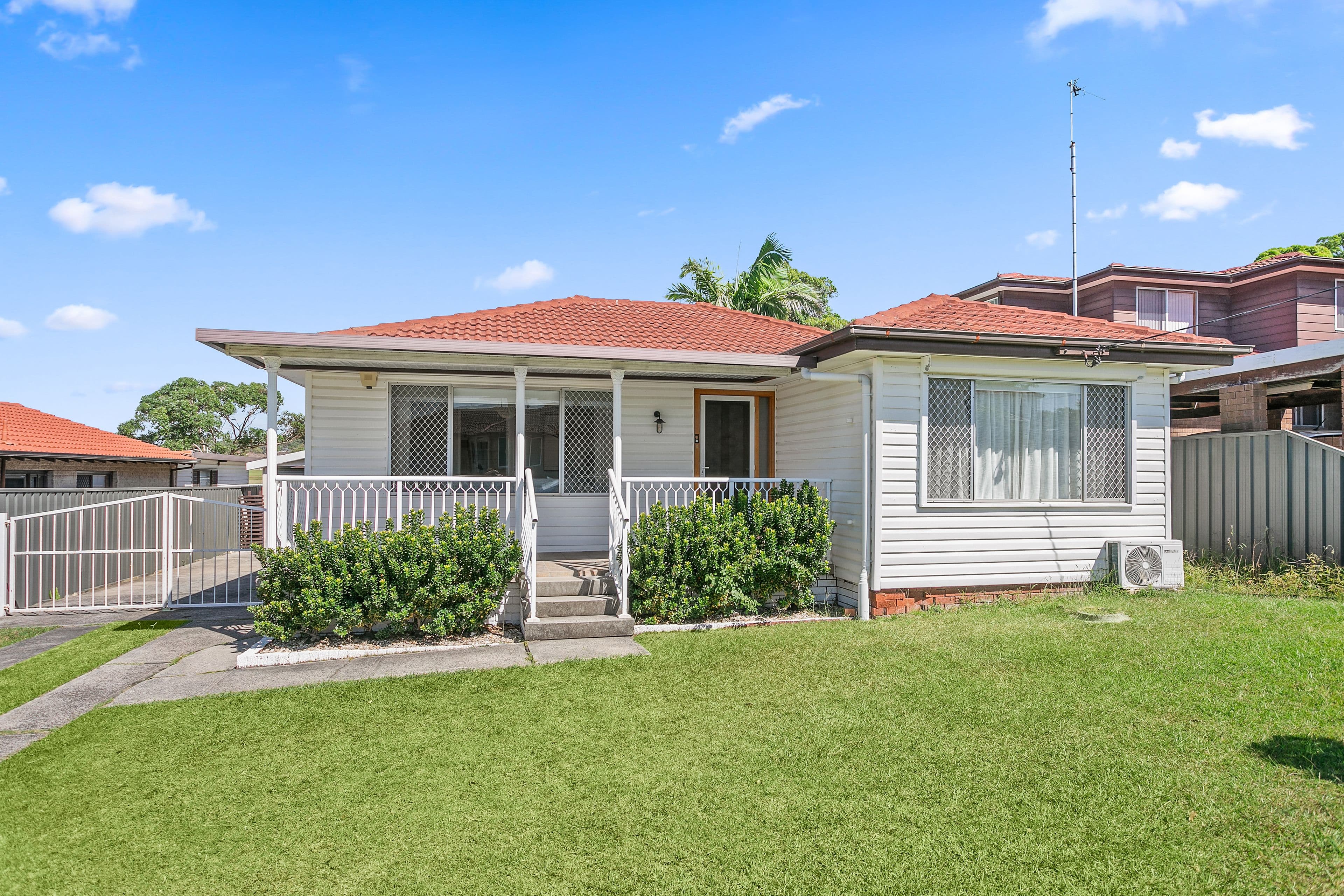 10 Gipps Crescent, Barrack Heights NSW 2528, Barrack Heights - Image 1