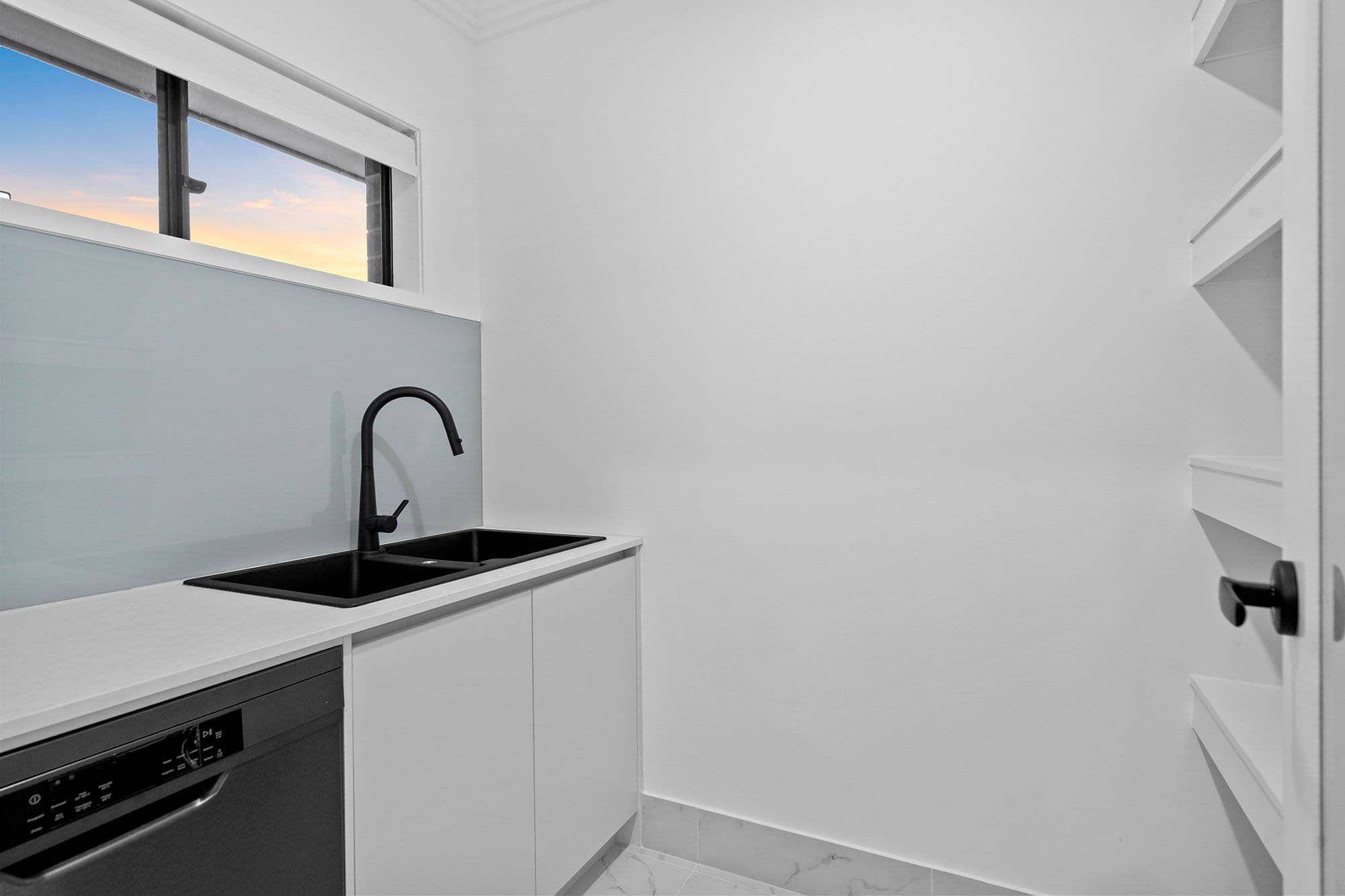 8 Pacer Street, Logan Reserve QLD 4133, Logan Reserve - Thumbnail 5