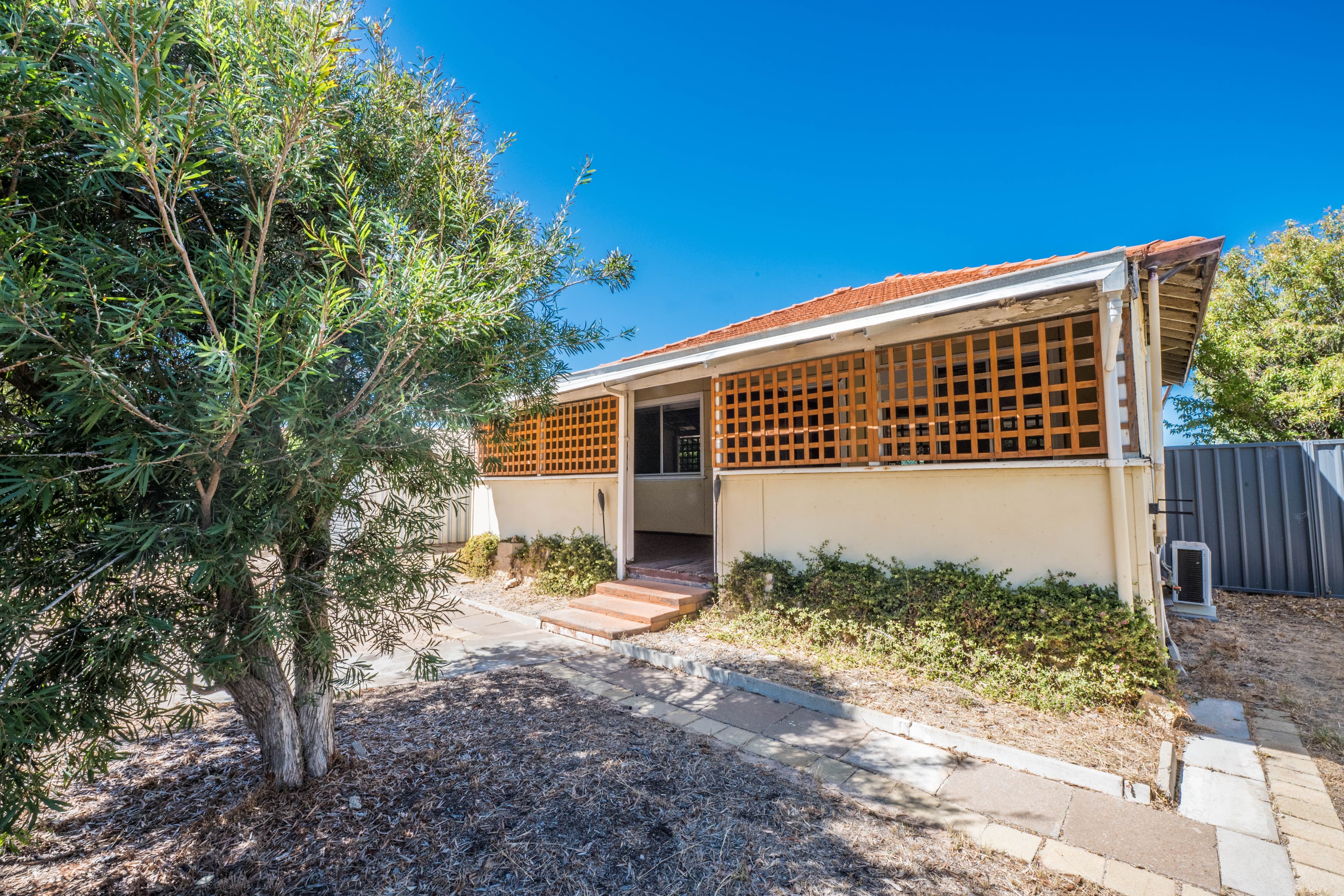 32 Dampier Street, Beachlands WA 6530, Beachlands - Thumbnail 2