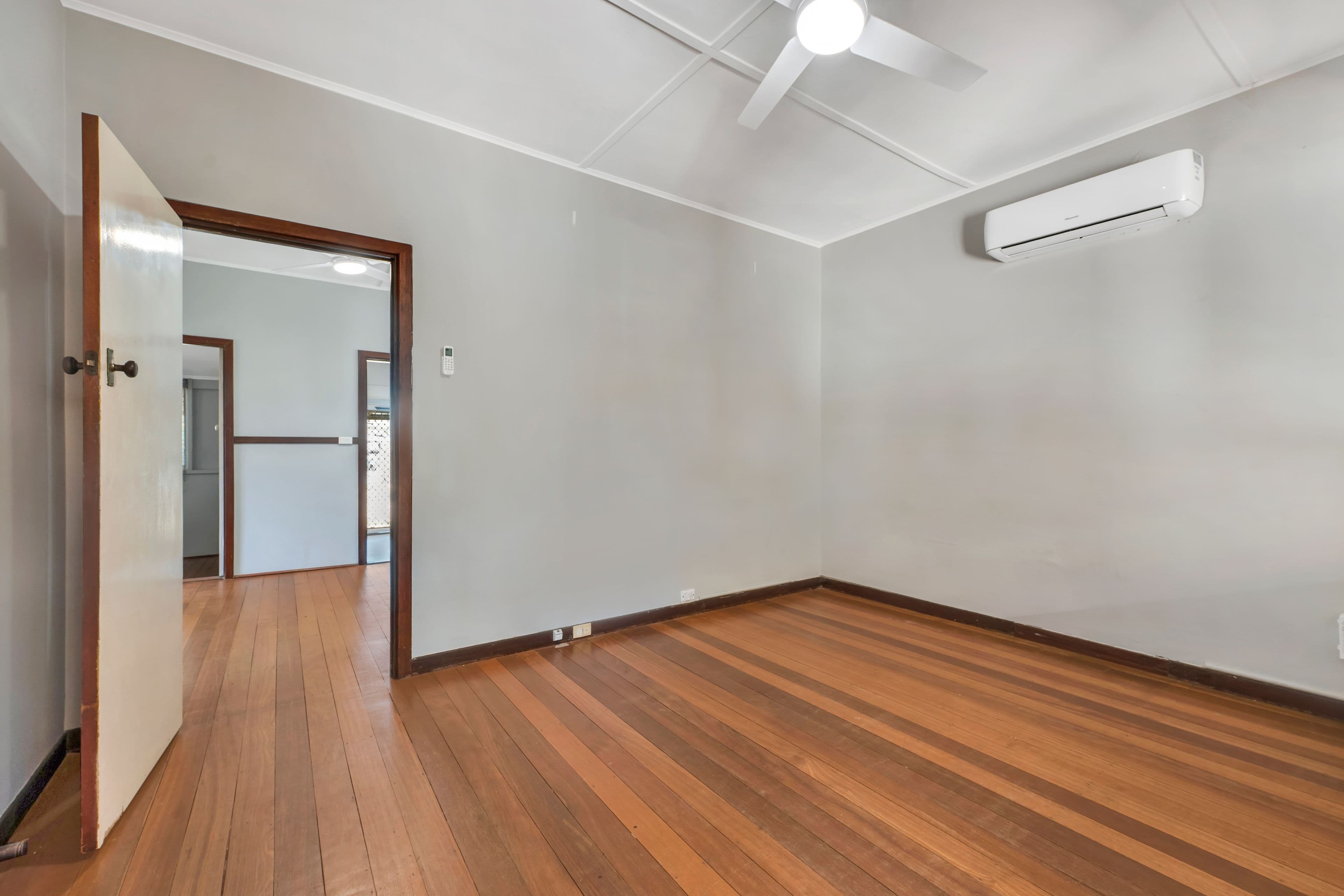 32 Dampier Street, Beachlands WA 6530, Beachlands - Thumbnail 4
