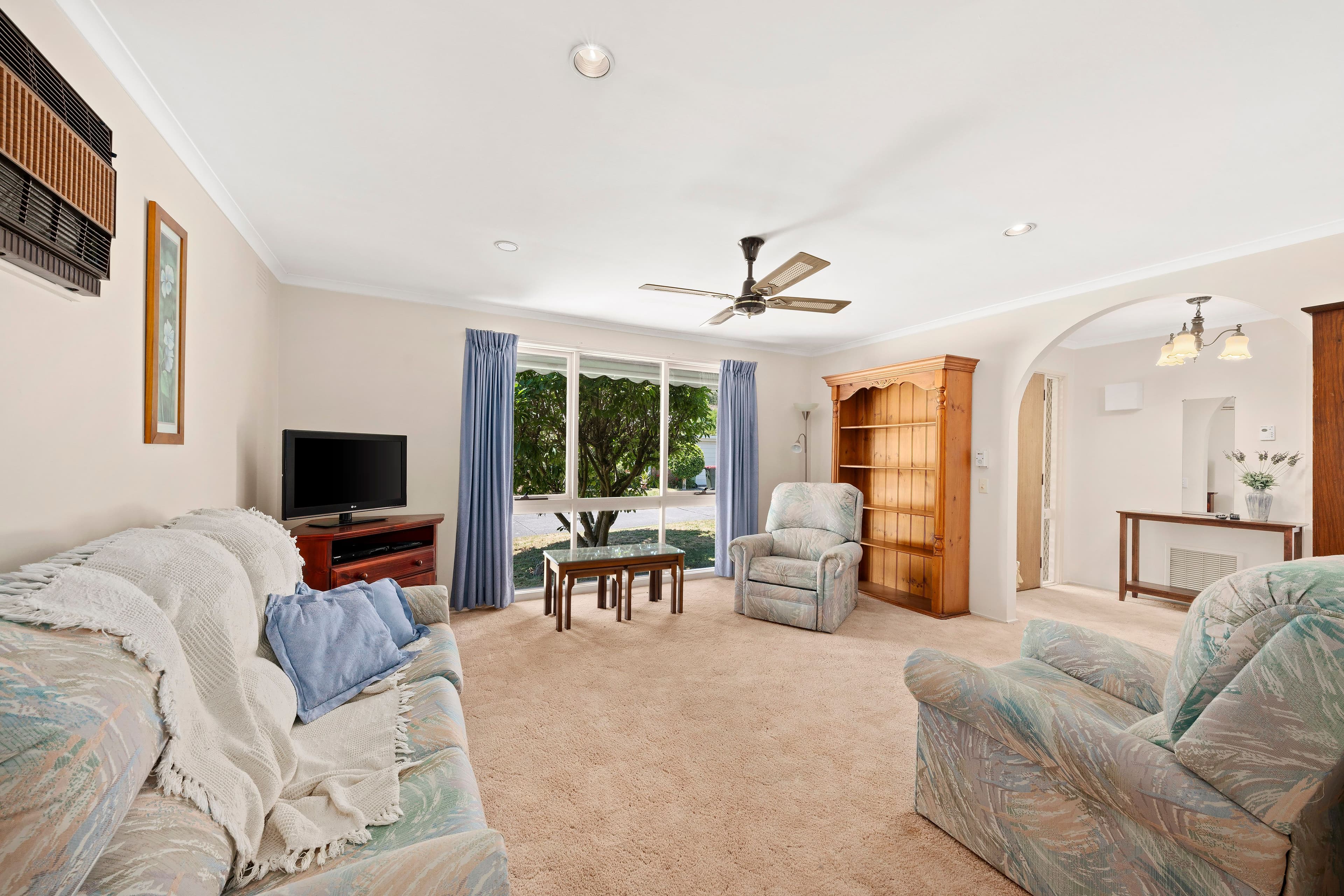 22 Hutton Avenue, Ferntree Gully VIC 3156, Ferntree Gully - Thumbnail 2
