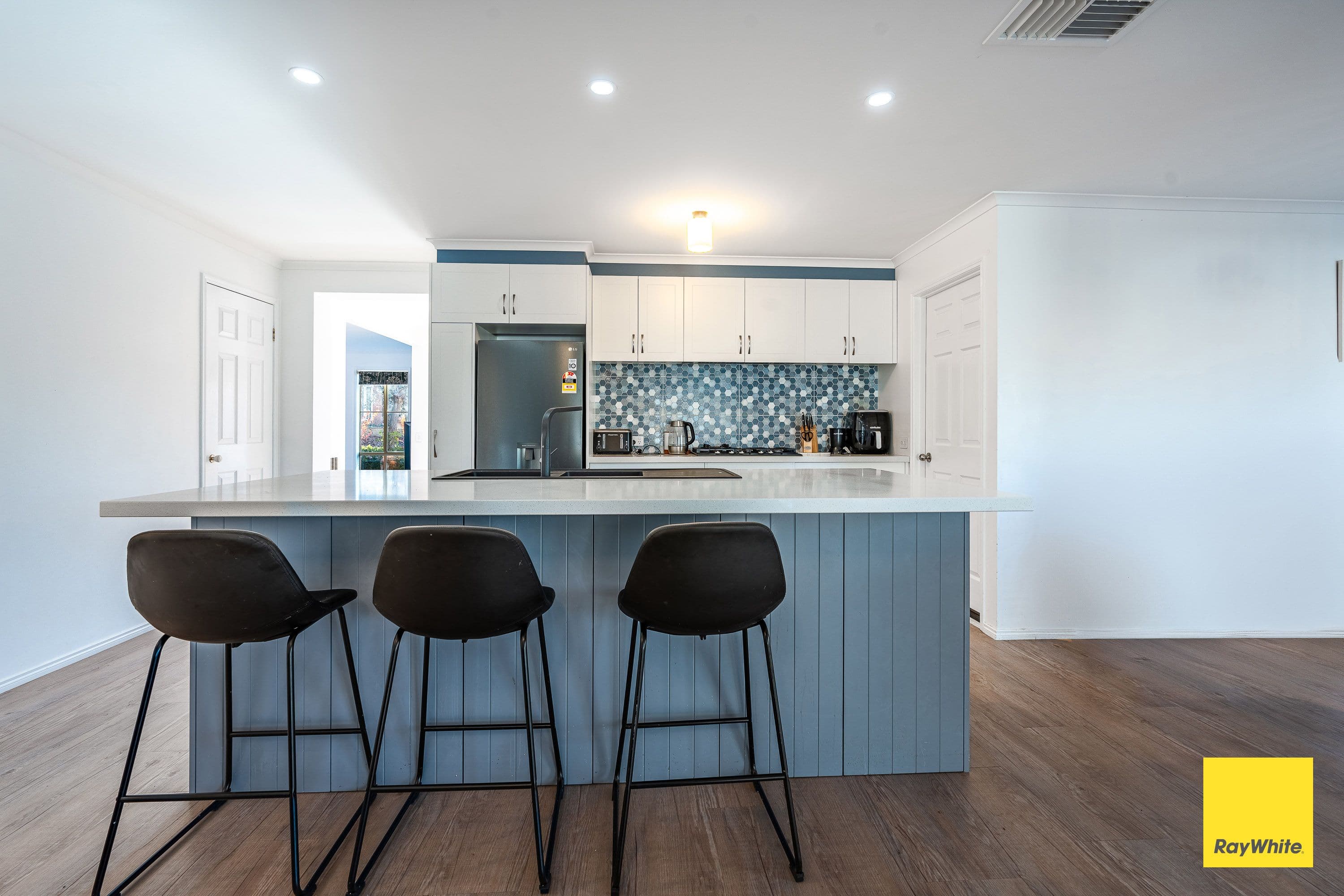 71 Arthurs Crescent, Strathfieldsaye VIC 3551, Strathfieldsaye - Thumbnail 3