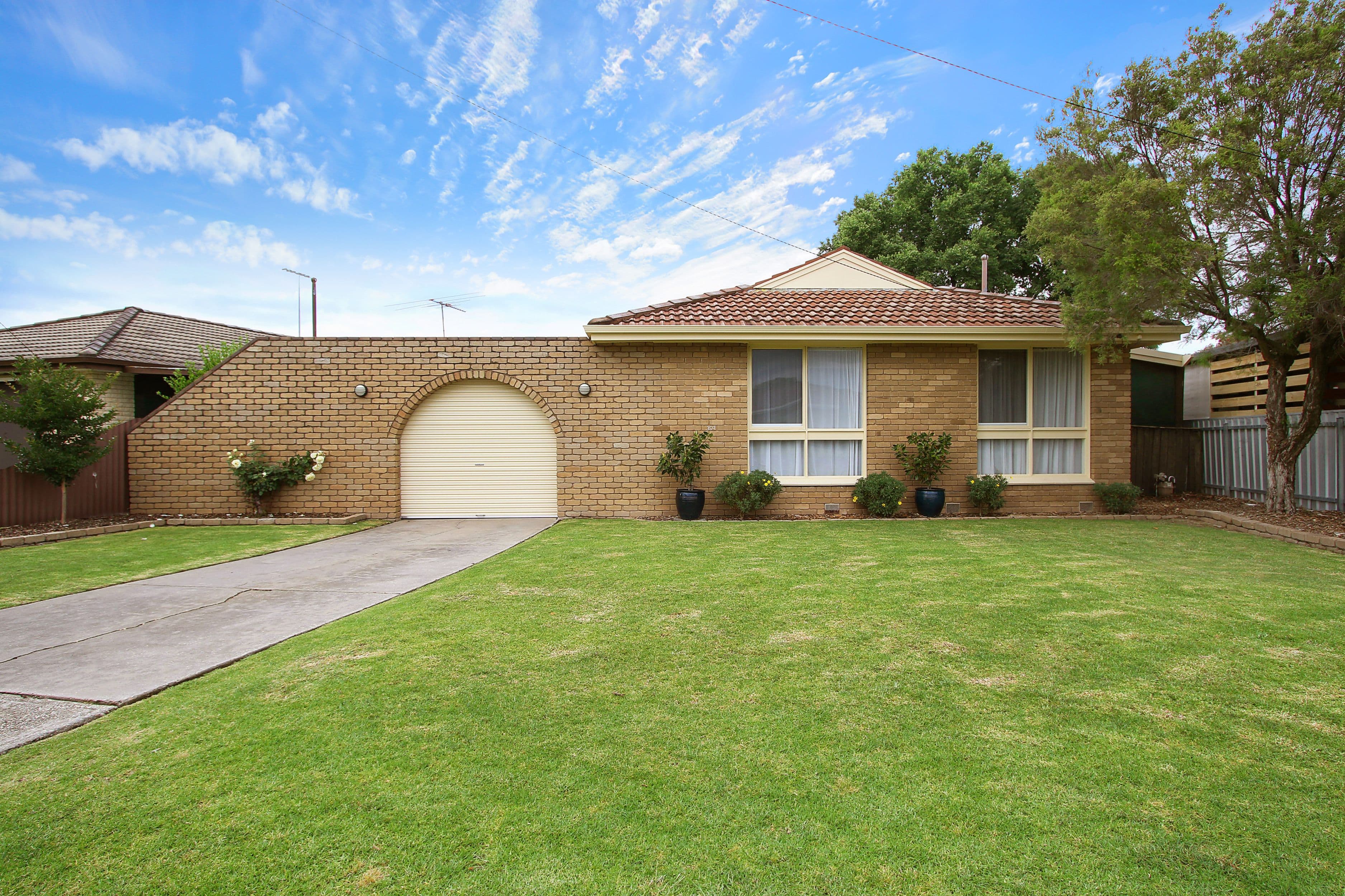 359 Douglas Road, Lavington - Image 1
