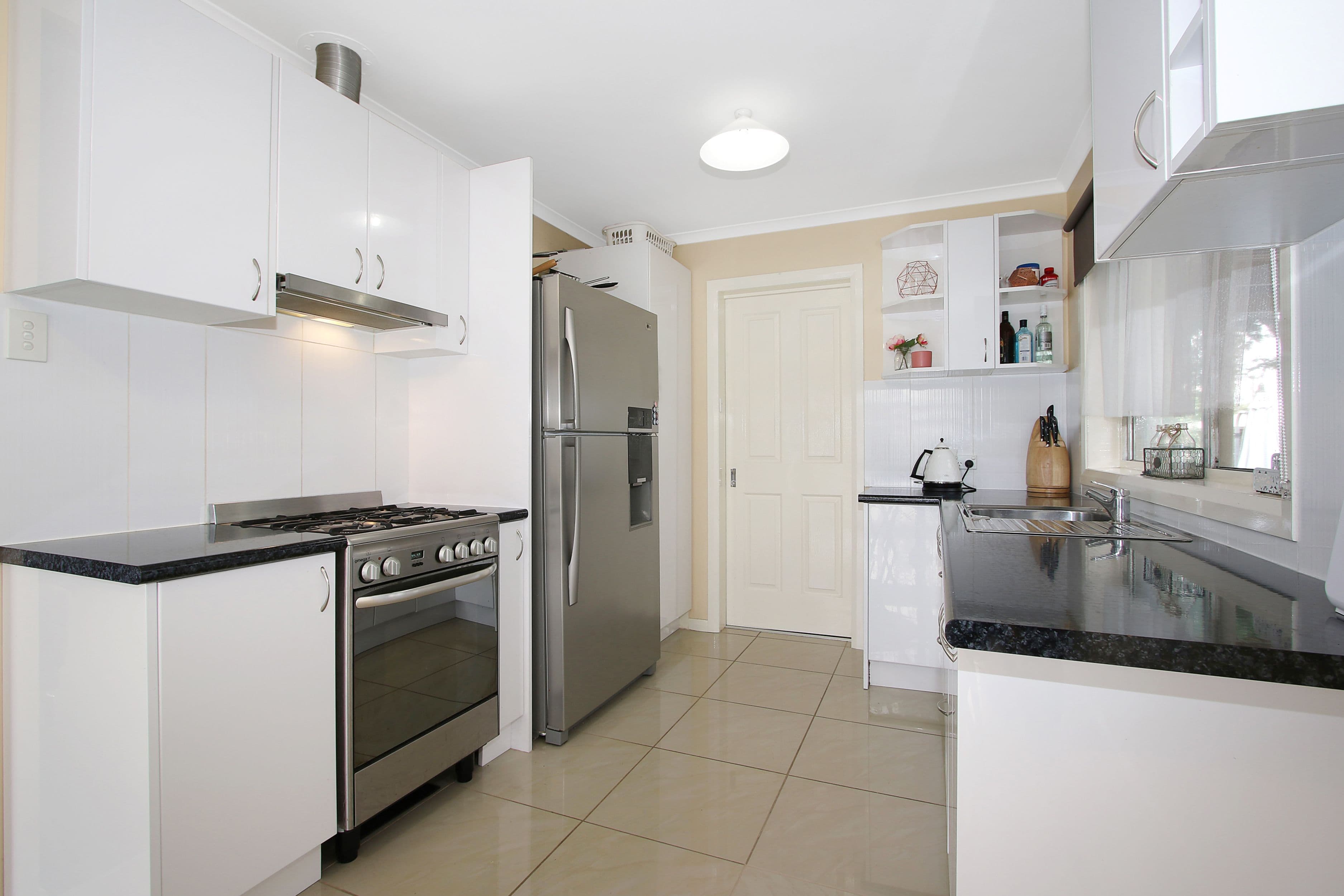 359 Douglas Road, Lavington - Thumbnail 2