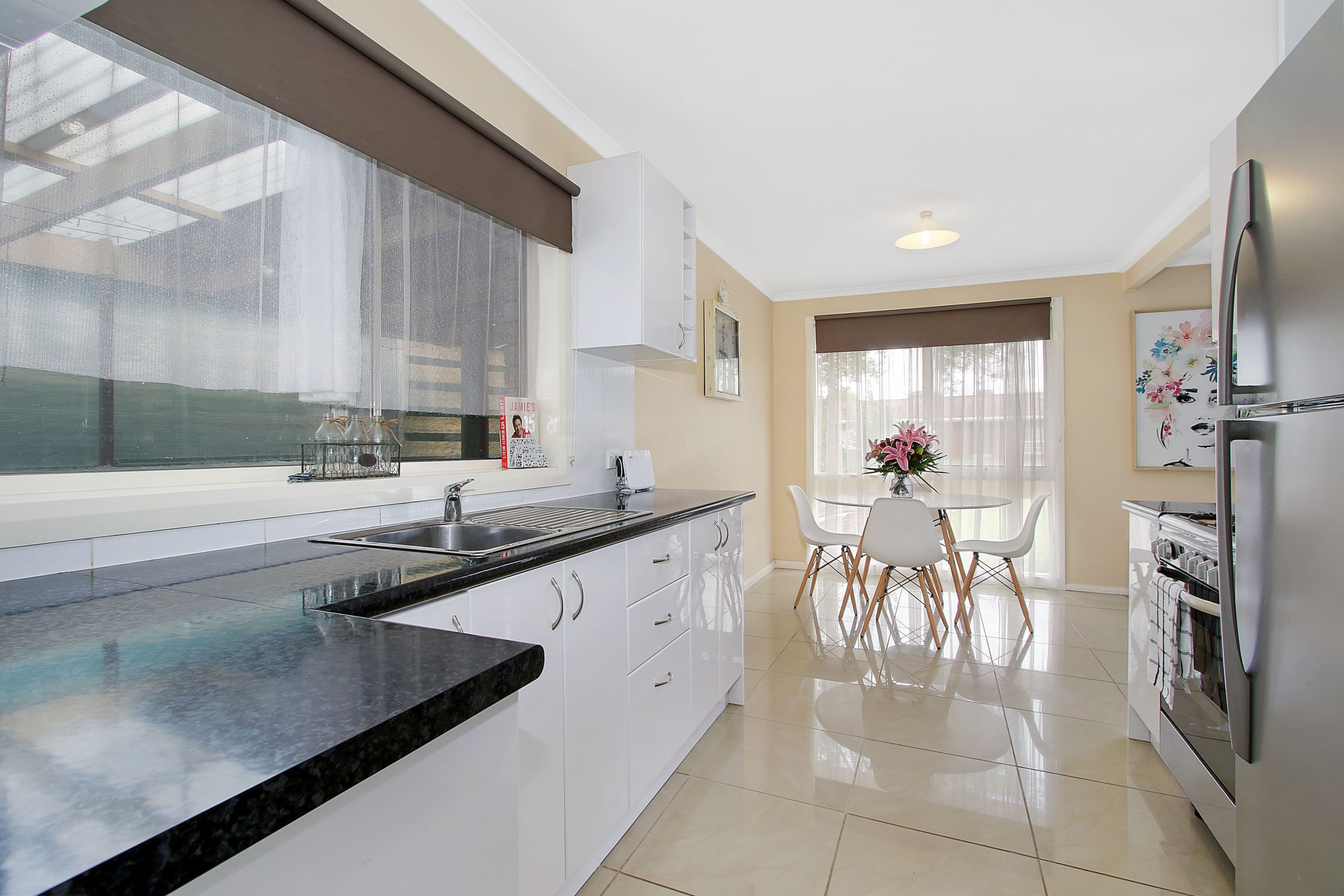 359 Douglas Road, Lavington - Thumbnail 7