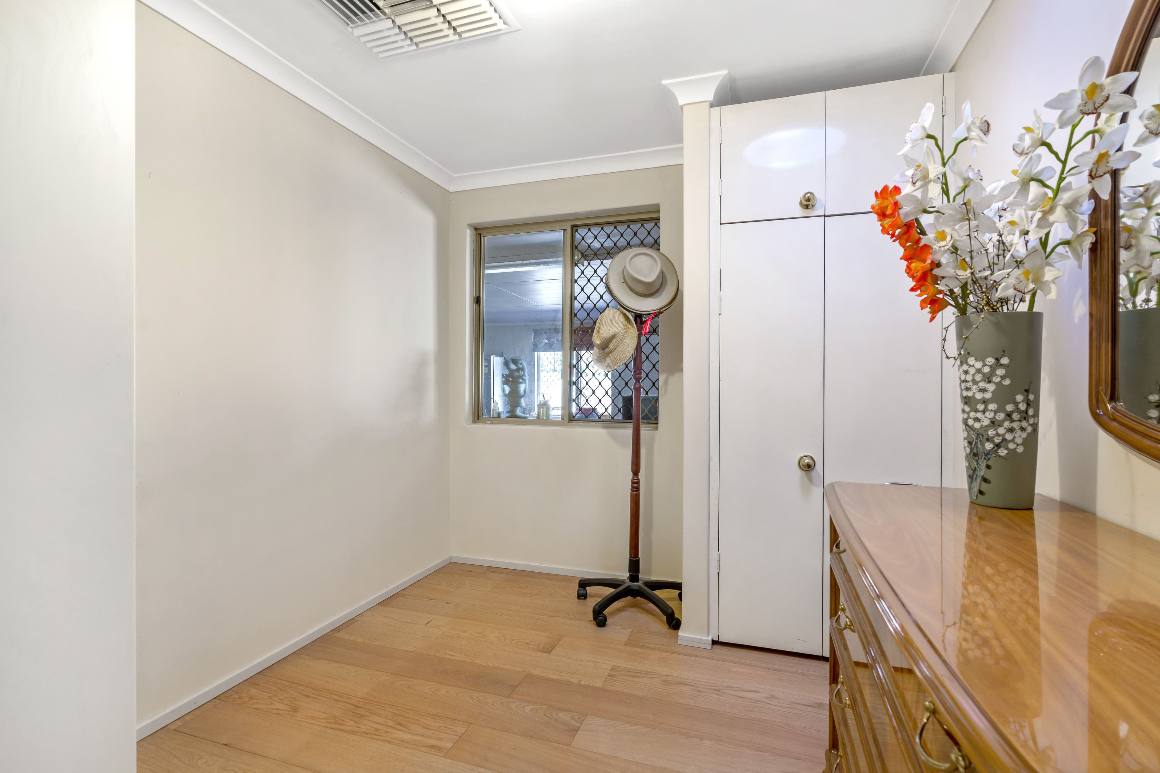 6 Lambourne Retreat, Mirrabooka WA 6061, Mirrabooka - Thumbnail 2
