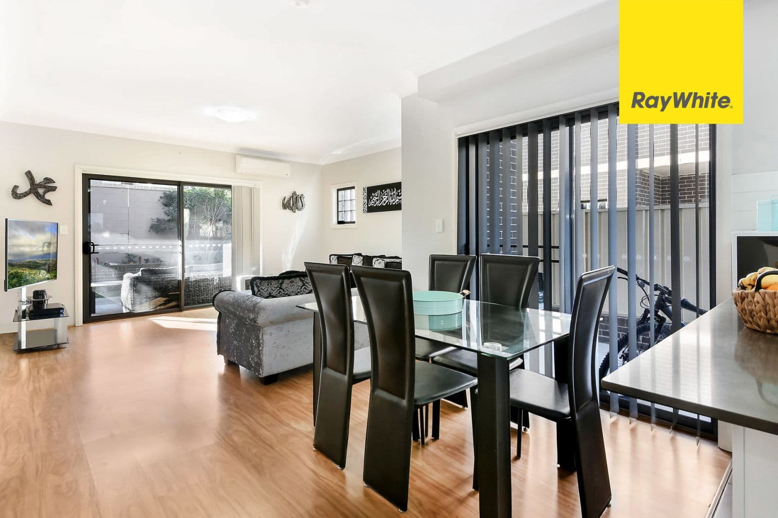 11-17 Broadarrow Road, Beverly Hills NSW 2209, Beverly Hills - Thumbnail 2